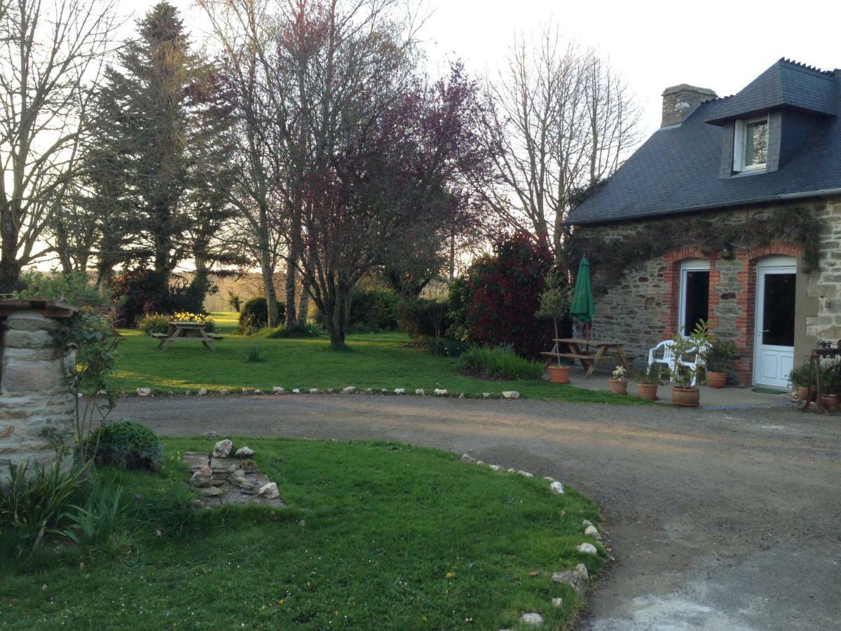 La Ville De Mainguy Josselin Esterno foto