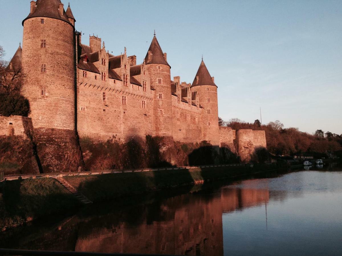 La Ville De Mainguy Josselin Esterno foto