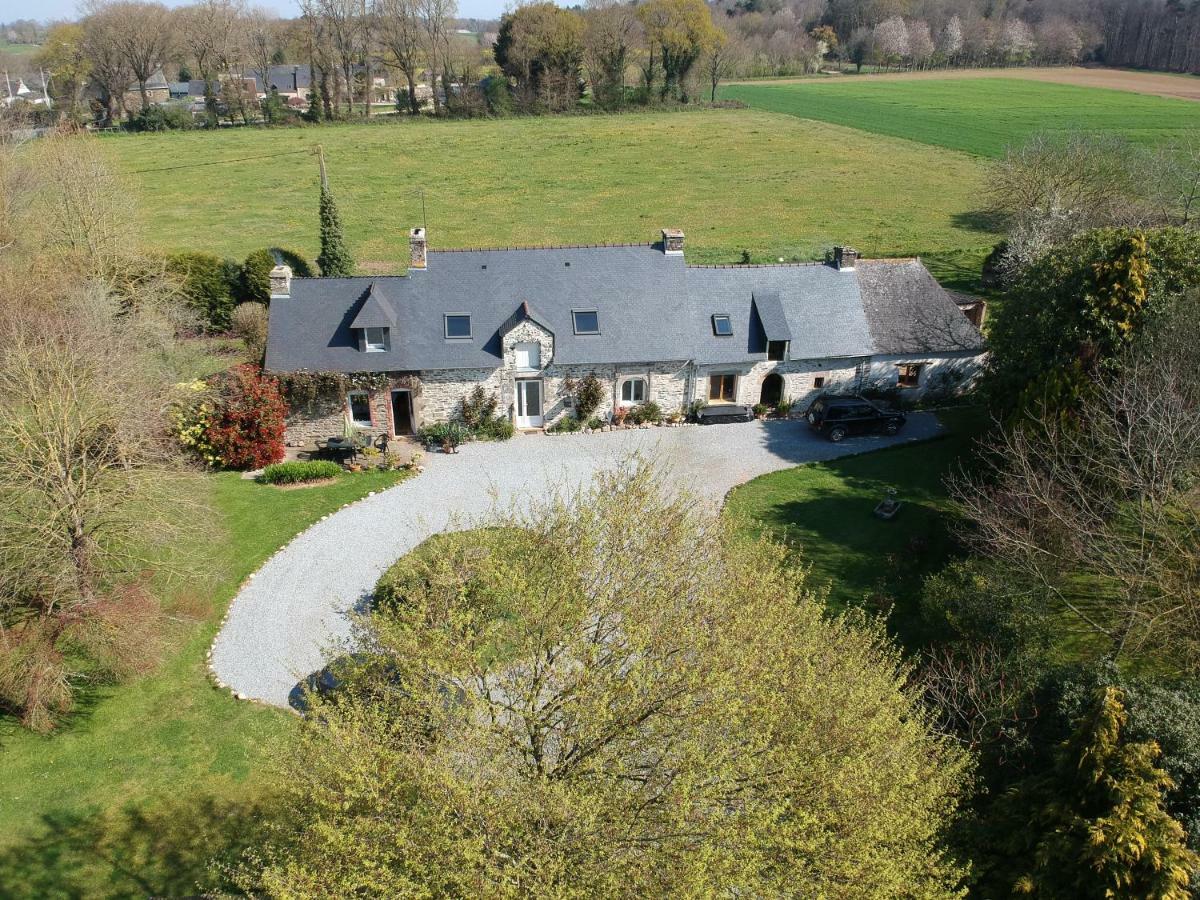 La Ville De Mainguy Josselin Esterno foto
